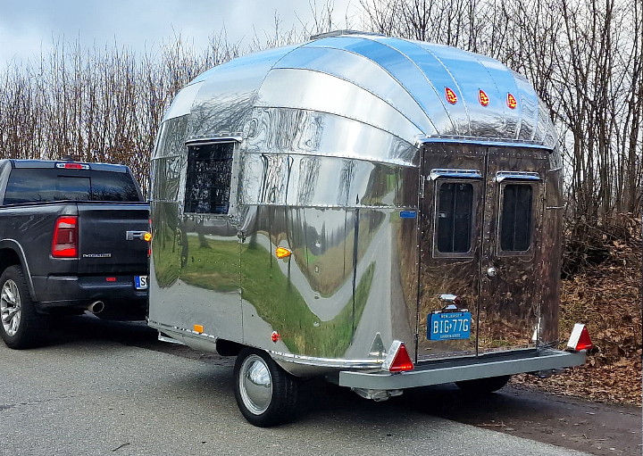 13ft_Airstream_Bambini_Custom_1950s_a.jpg 13ft_Airstream_Bambini_Custom_1950s_a.jpg