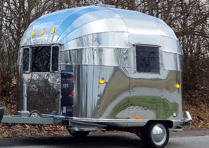 13ft_Airstream_Bambini_Custom_1950s_b.jpg 13ft_Airstream_Bambini_Custom_1950s_b.jpg