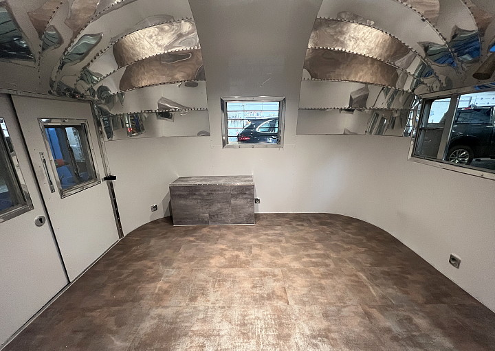 13ft_Airstream_Bambini_Custom_1950s_interior3.jpg