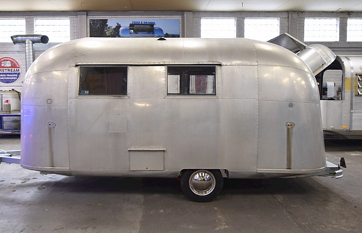 19ft_Airstream_1963_b.jpg