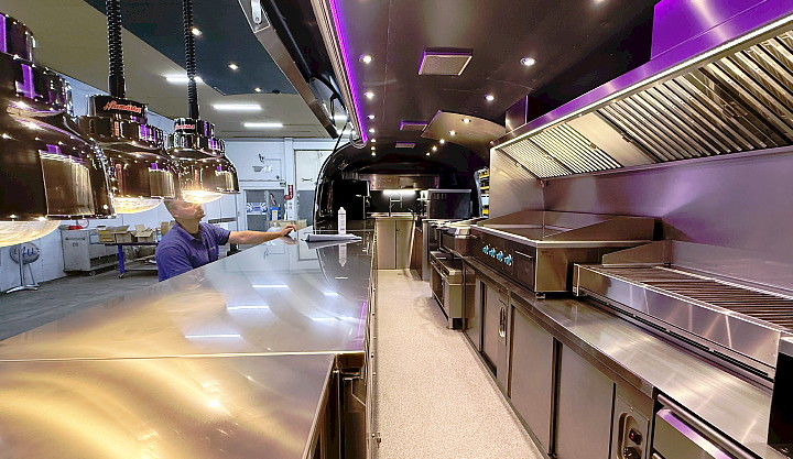 food_trailer_deluxe_custom2.jpg
