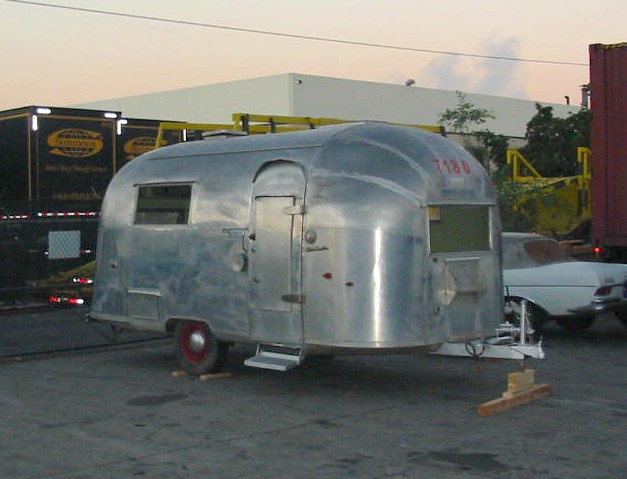 Airstream_Globetrotter.jpg