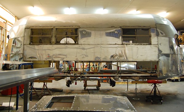 22ft_Clipper_Body_Silver_Streak.jpg
