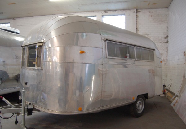 18_Airstream_Wanderer_1954_b.jpg