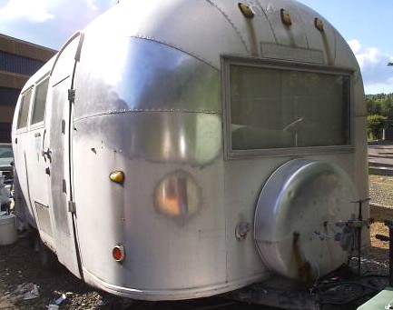 Airstream_Globetrotter_a.jpg