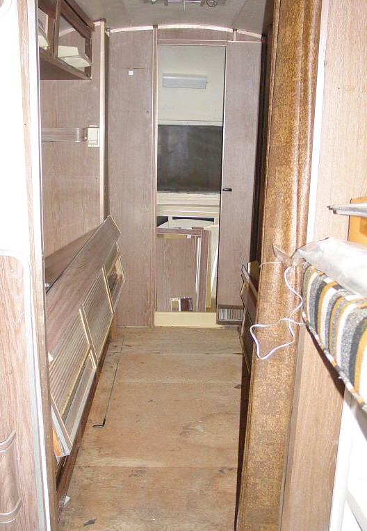 Airstream_Safari_1972_e.jpg