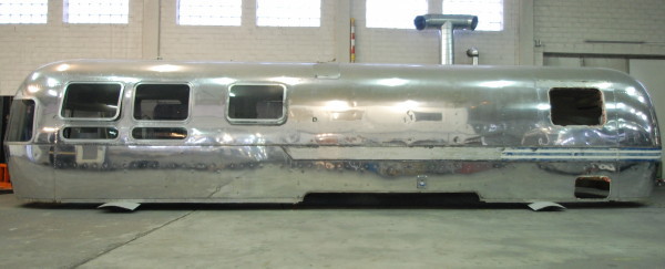 34ft_Airstream_Bodyshell_in_process.jpg