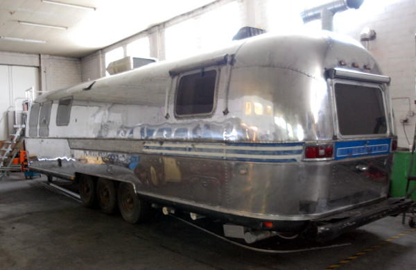 34ft_Airstream_Excella_1980s_Shell_cc.jpg