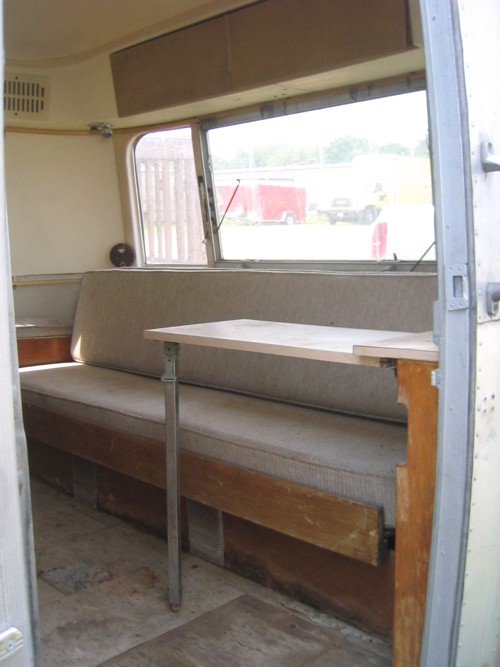 69_Airstream_Caravel_o.jpg