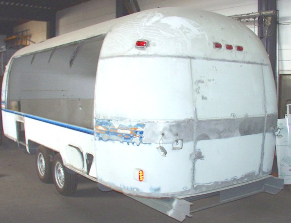 76_Argosy_Airstream_Trailer_24_Foot_rear.jpg