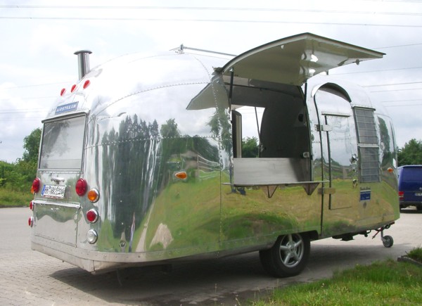 Airstream_Catering_Anhaenger_e.jpg