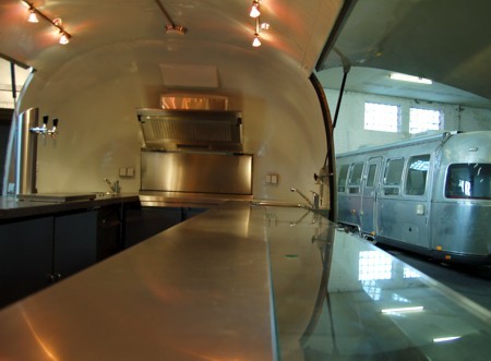 Airstream_Catering_Anhaenger_g.jpg