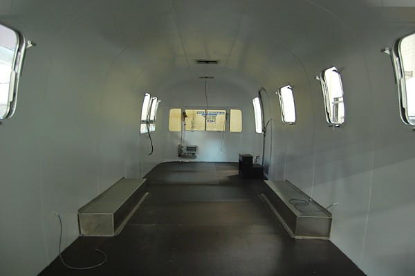 Airstream_4_Holland_ready_for_new_interior.jpg.jpg