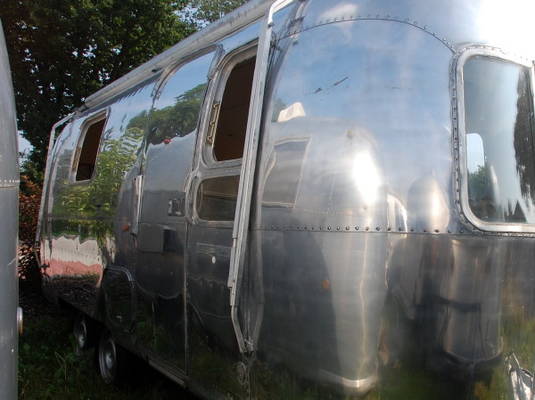 23ft_airstream_72_teilpoliert_c.jpg