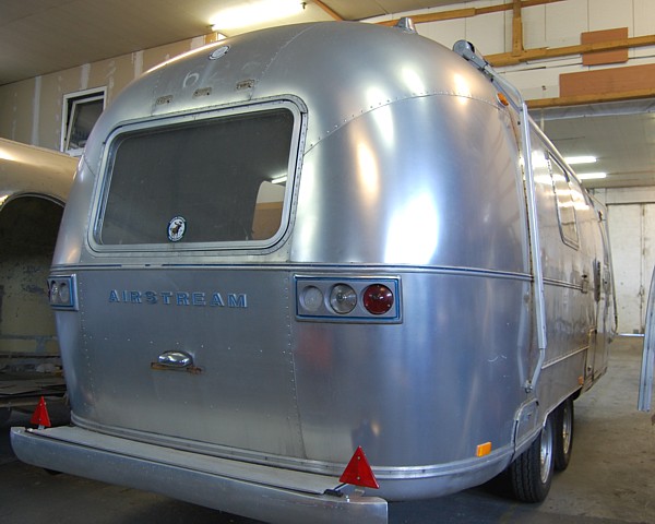 23ft_airstream_safari_72_c.jpg