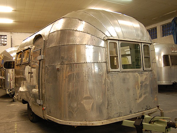 18ft_Airstream_Clipper_51_b.jpg