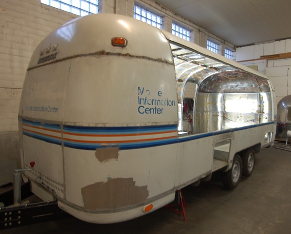 airstream_argosy_76_b.jpg