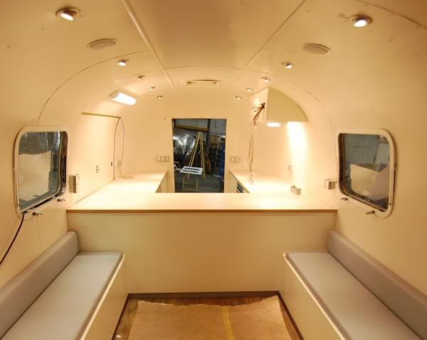 31ft_70s_airstream_custom_interior_by_a4u.jpg