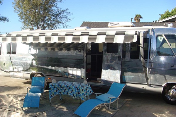 Airstream_American_Motorhome_Classic_like_CCD_h.jpg