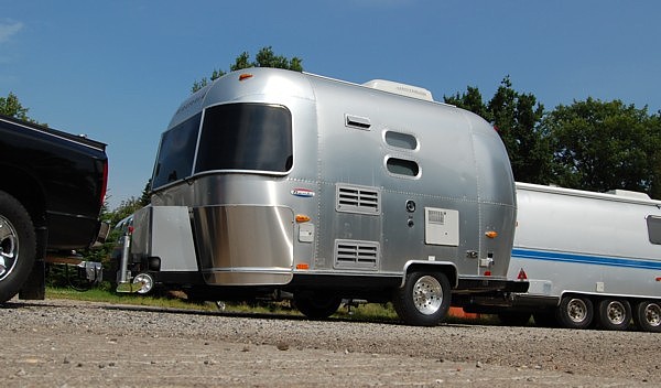 16ft_airstream_ccd_bambi_street.jpg