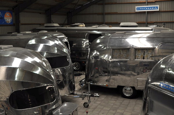 3_upto_11_Meter_Airstream4u_Trailer_Shop_May_2011.jpg