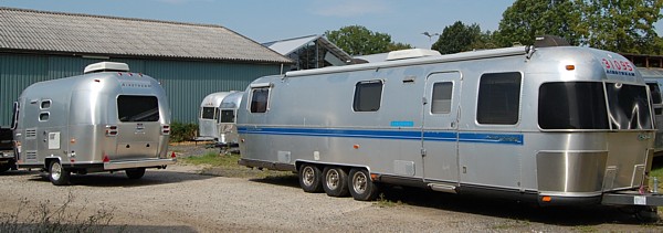 34ft_Airstream-Classic_Excella_1000.jpg