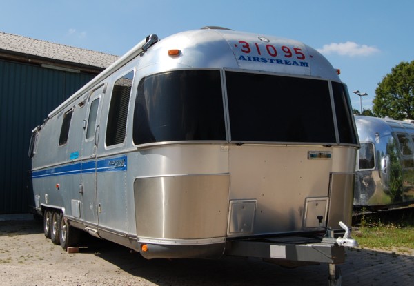 34ft_Airstream-Classic_Excella_1000_1994_b.jpg