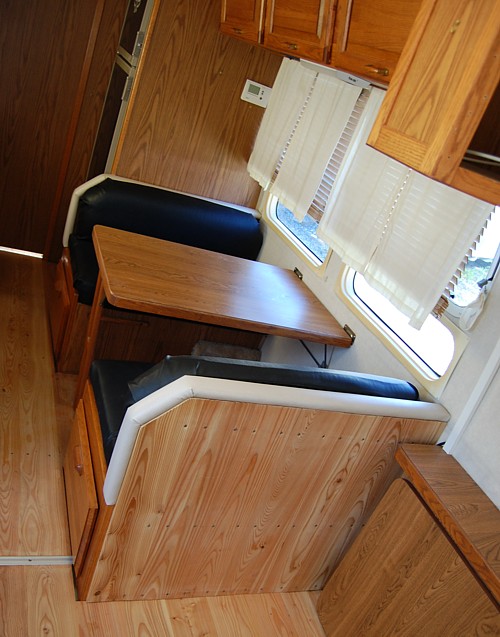 34ft_Airstream-Classic_Excella_1000_1994_i.jpg