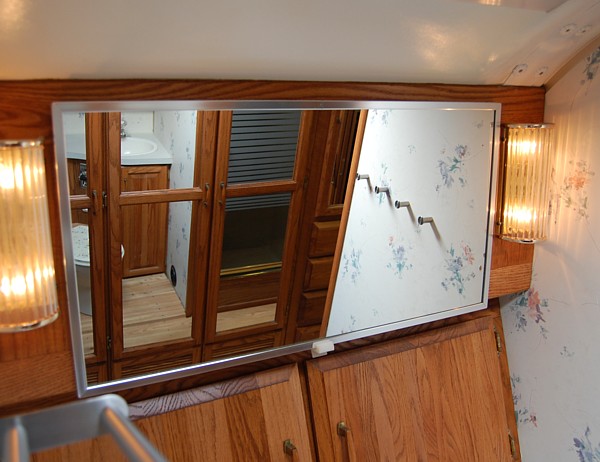 34ft_Airstream-Classic_Excella_1000_1994_q.jpg