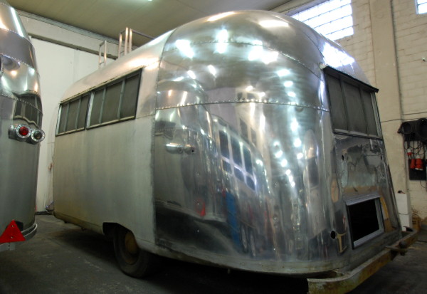 18ft_airstream_59_pacer_c.jpg