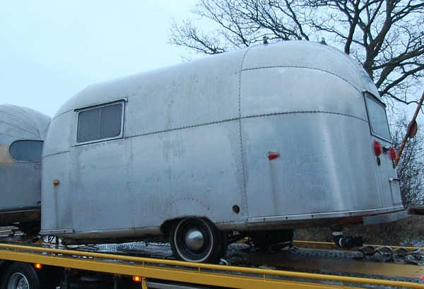 18ft_Airstream_Falcon_1958_a.jpg