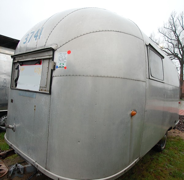 18ft_Airstream_Falcon_1958_b.jpg