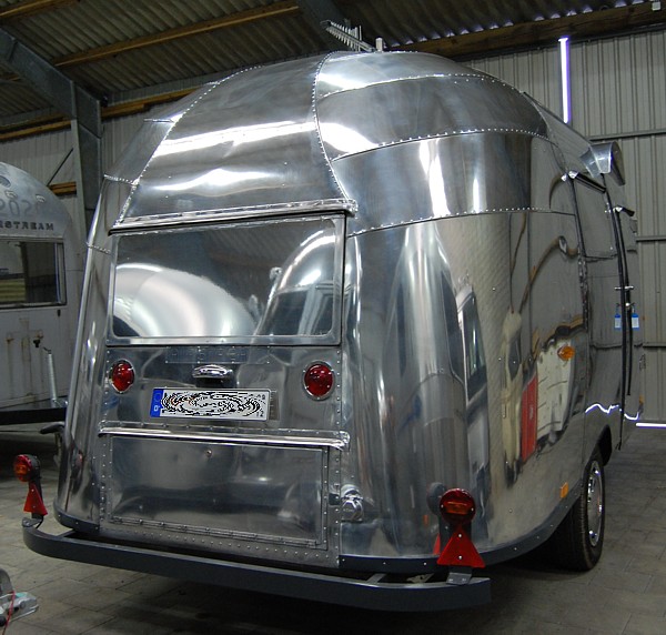 Airstream_Trailer_16ft_40s_50s_60s.jpg