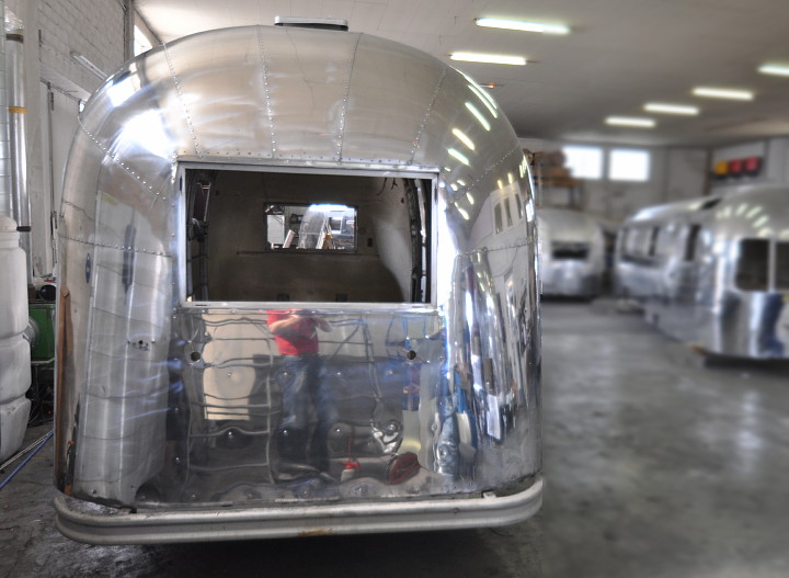 24ft_1961_Airstream_Trade_Wind_b.jpg