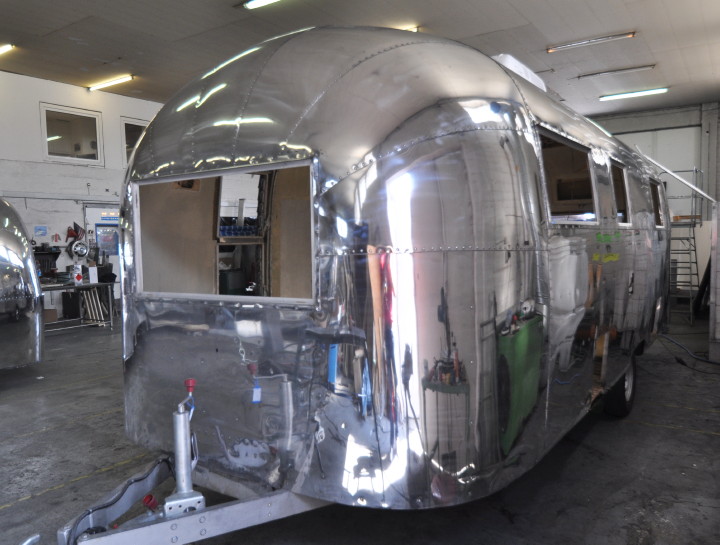 24ft_1961_Airstream_Trade_Wind_c.jpg