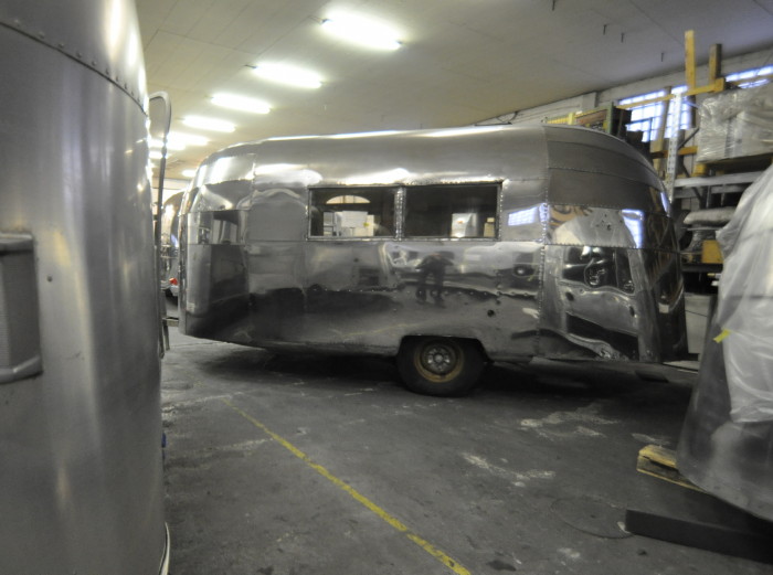 18ft_Airstream_Wanderer_1954_aluminum_workmanship.jpg
