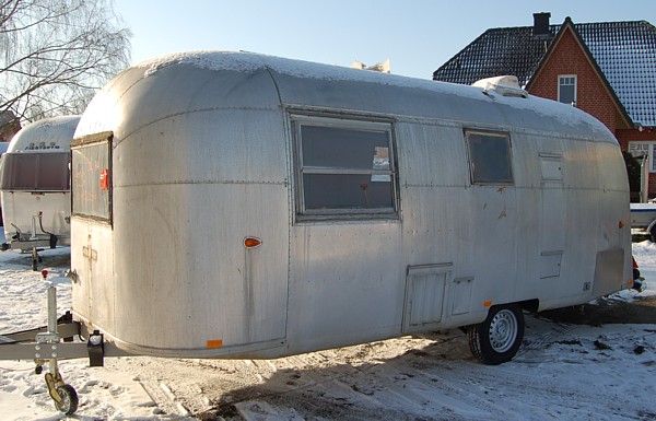 22ft_airstream_safari_1963_a.jpg