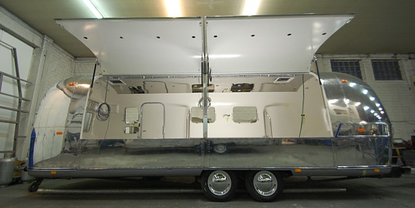 70s_airstream_obuehne_fabrication_e.jpg