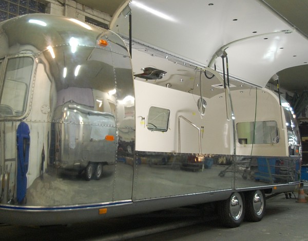 70s_airstream_obuehne_fabrication_f.jpg