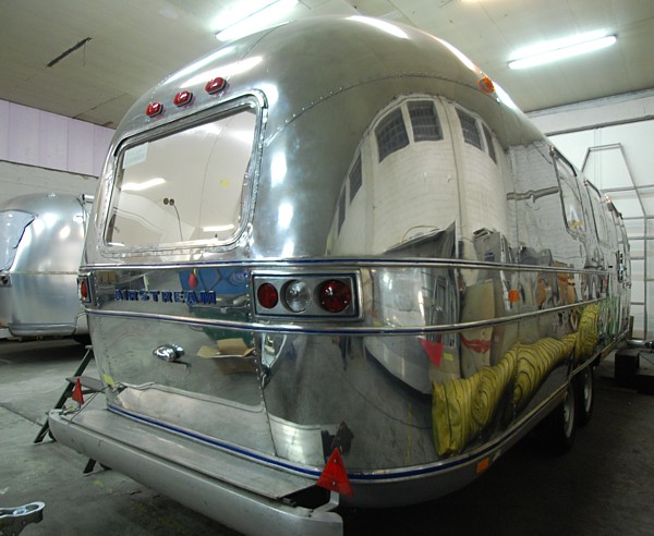 70s_airstream_obuehne_fabrication_g.jpg