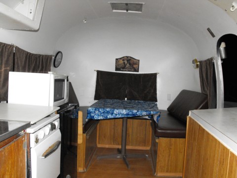 Airstream_Interieur_1957_a.JPG