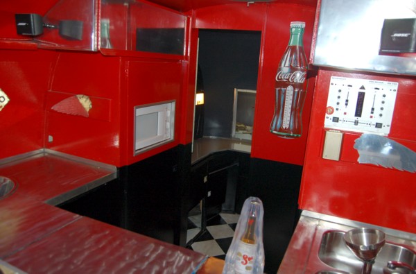 american_bar_airstream_diner_l.jpg
