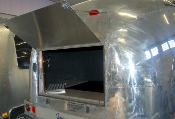 american_bar_airstream_diner_n.jpg
