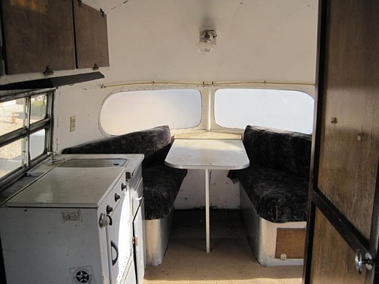 18ft_Silver_Streak_Clipper_1951_e.jpg