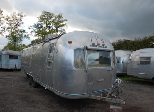 1977_AIRSTREAM_ambassador_door.jpg