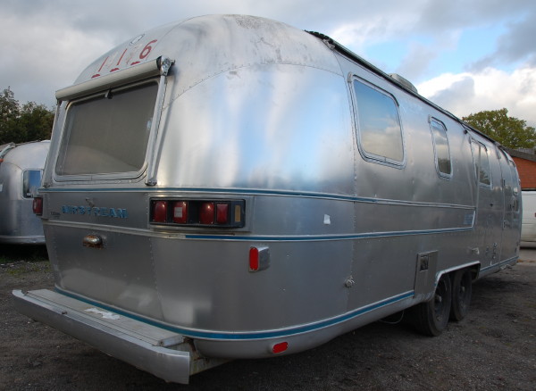 1977_AIRSTREAM_ambassador_rear.jpg