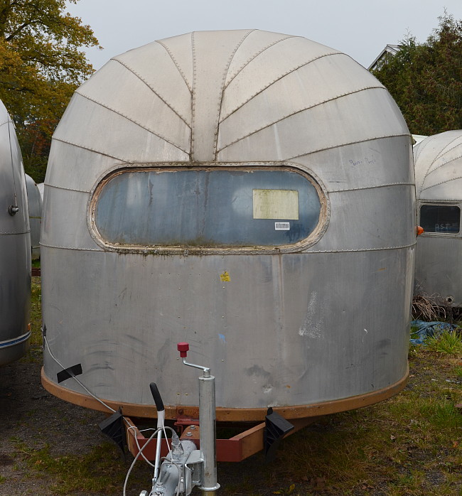 22ft_Airstream_Liner_1948_EU_Hitch.jpg