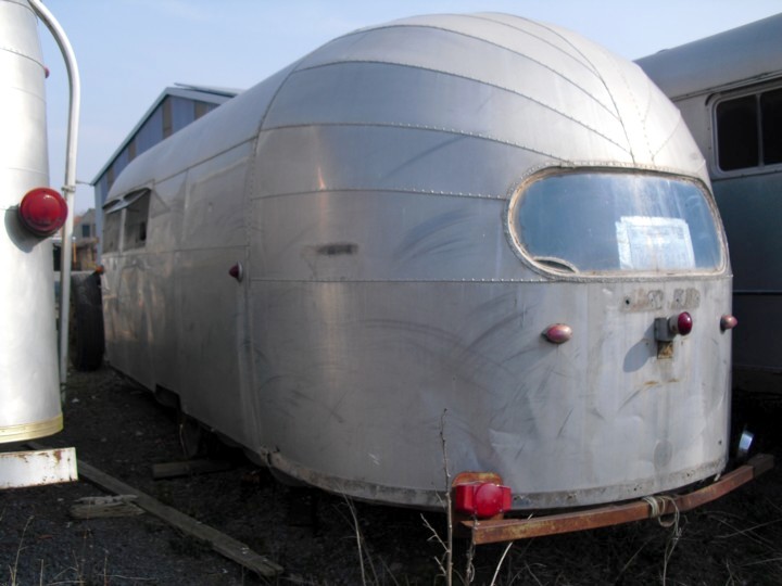 22ft_Airstream_Liner_1948_arrived_in_Germany.jpg