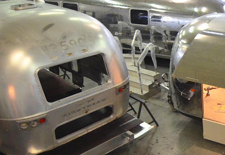 21ft_70er_Airstream_Chassis_Floor.jpg