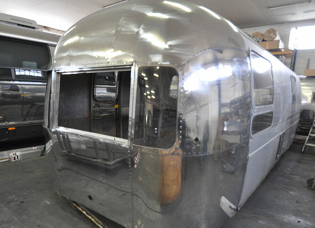 27ft_Vintage_Shell_just_moved_from_old_chassis.jpg